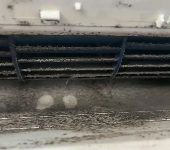 南湖空调吹的风有股烧焦味是怎么回事